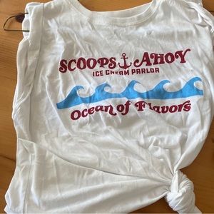 Hot Topic Stranger Things scoops ahoy women’s medium muscle top